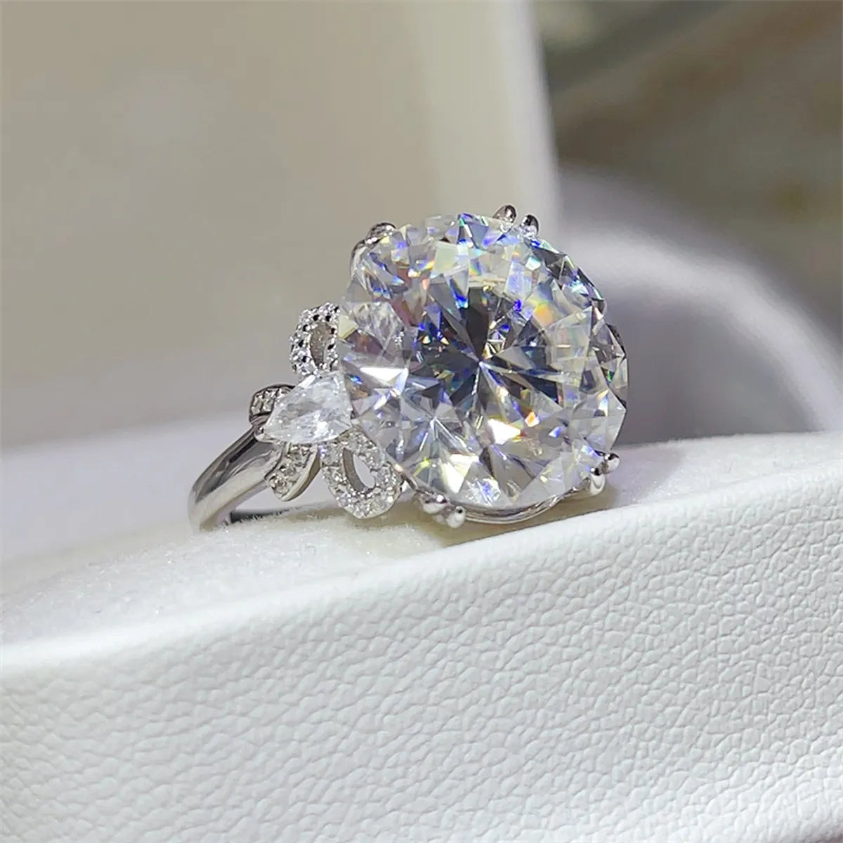 10 Carat Moissanite 925 Sterling Silver Glamorous Ring - Alwesbo Fashion