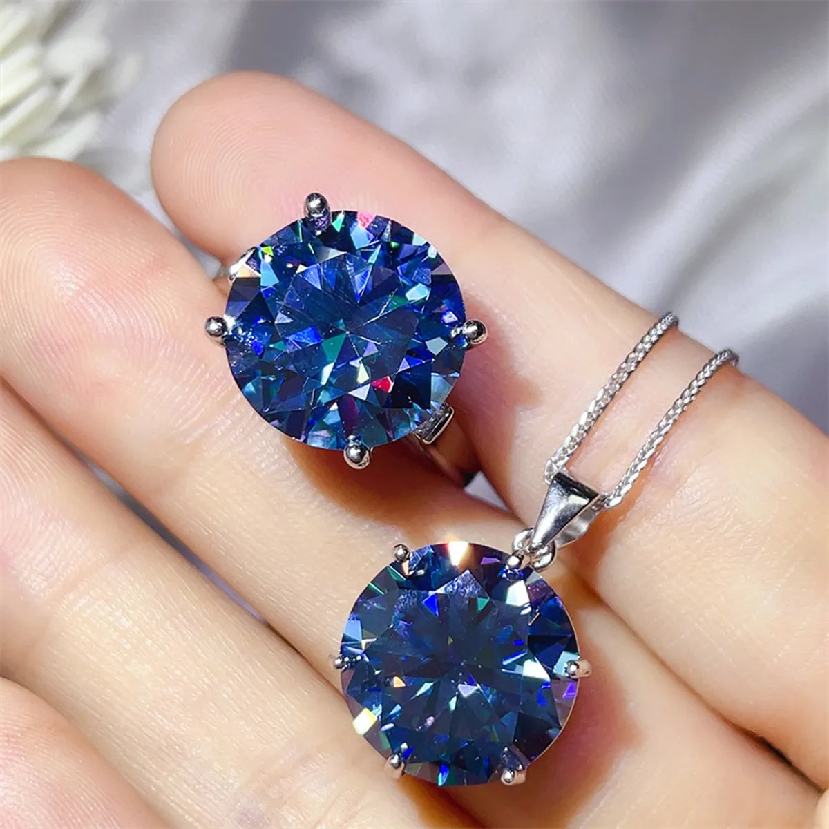 10 Carat Moissanite 925 Sterling Silver Ring and Necklace Jewelry Set - Alwesbo Fashion