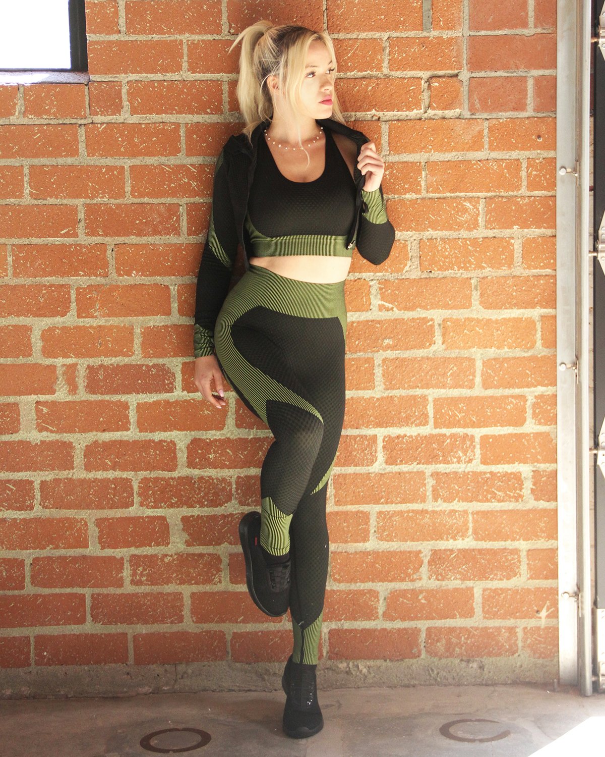 Trois Seamless Legging - Black With Green - Alwesbo Fashion