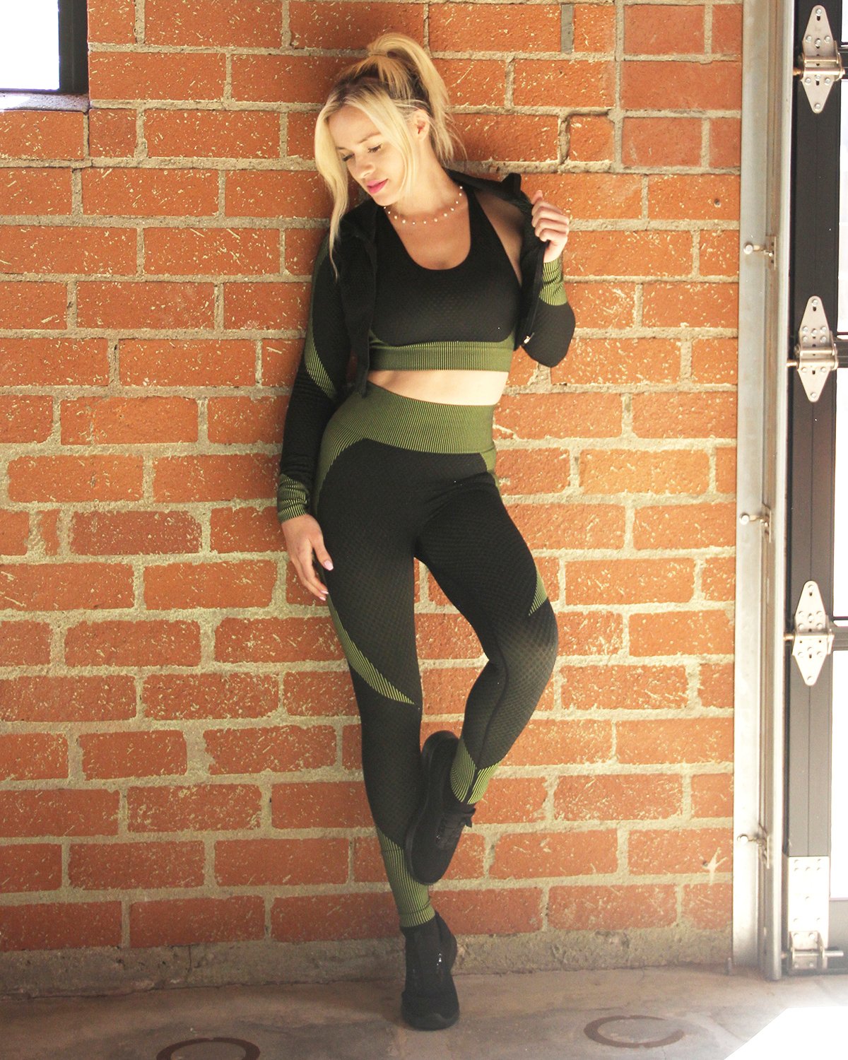 Trois Seamless Legging - Black With Green - Alwesbo Fashion