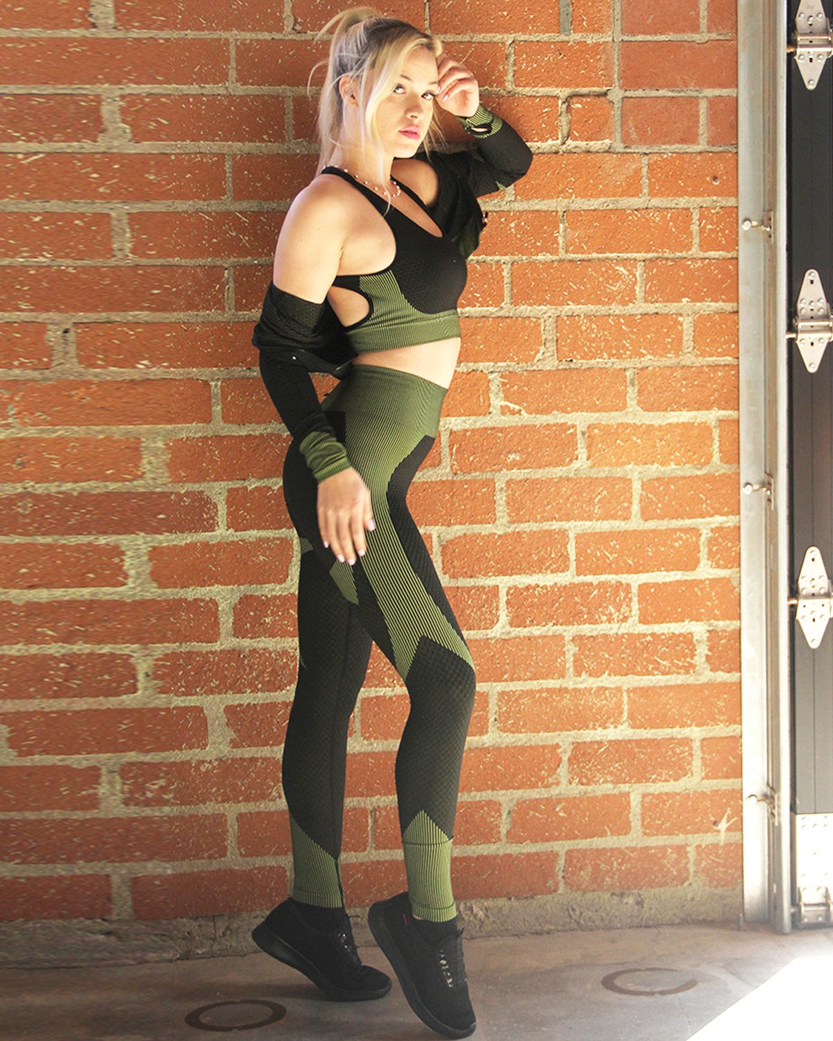 Trois Seamless Legging - Black With Green - Alwesbo Fashion