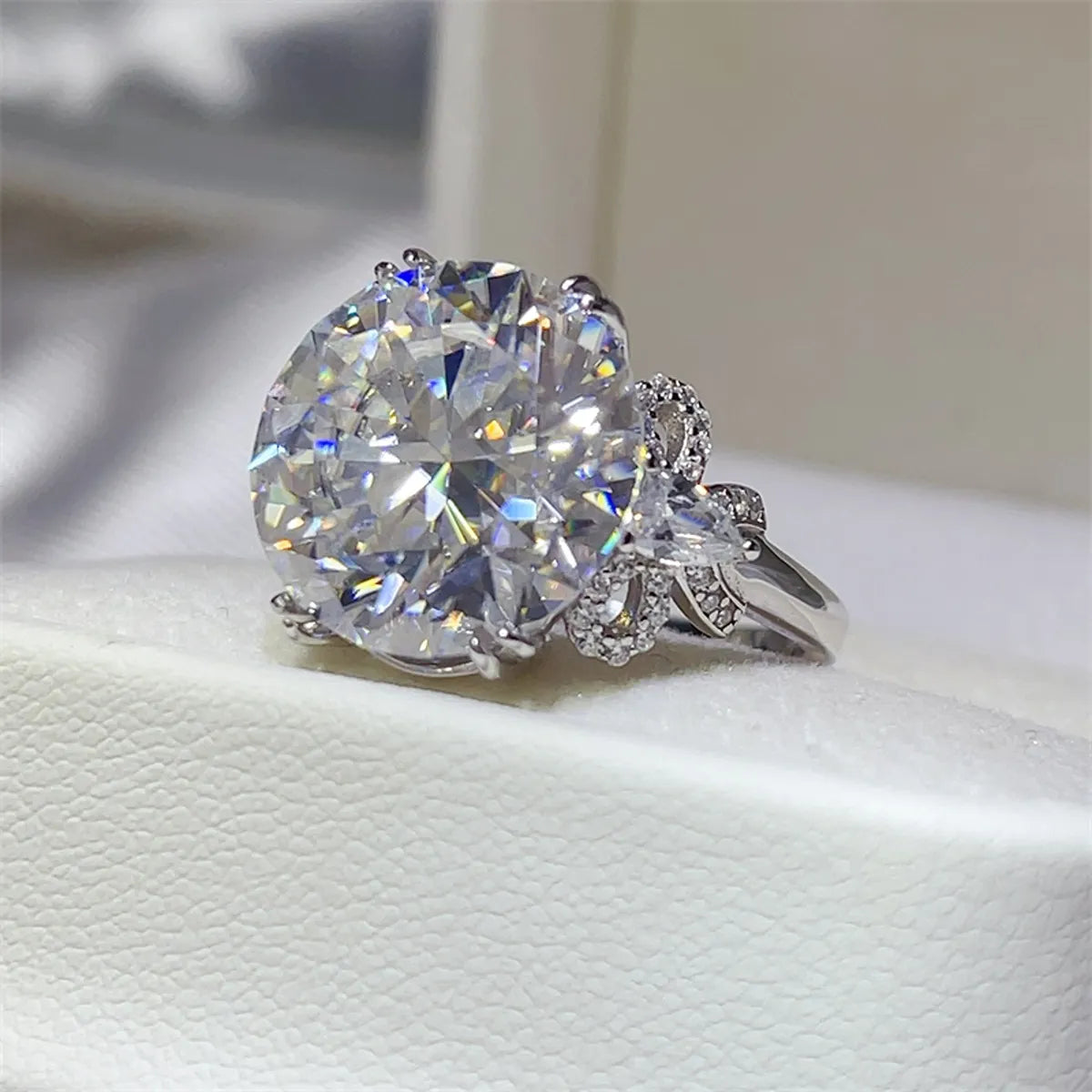 10 Carat Moissanite 925 Sterling Silver Glamorous Ring - Alwesbo Fashion